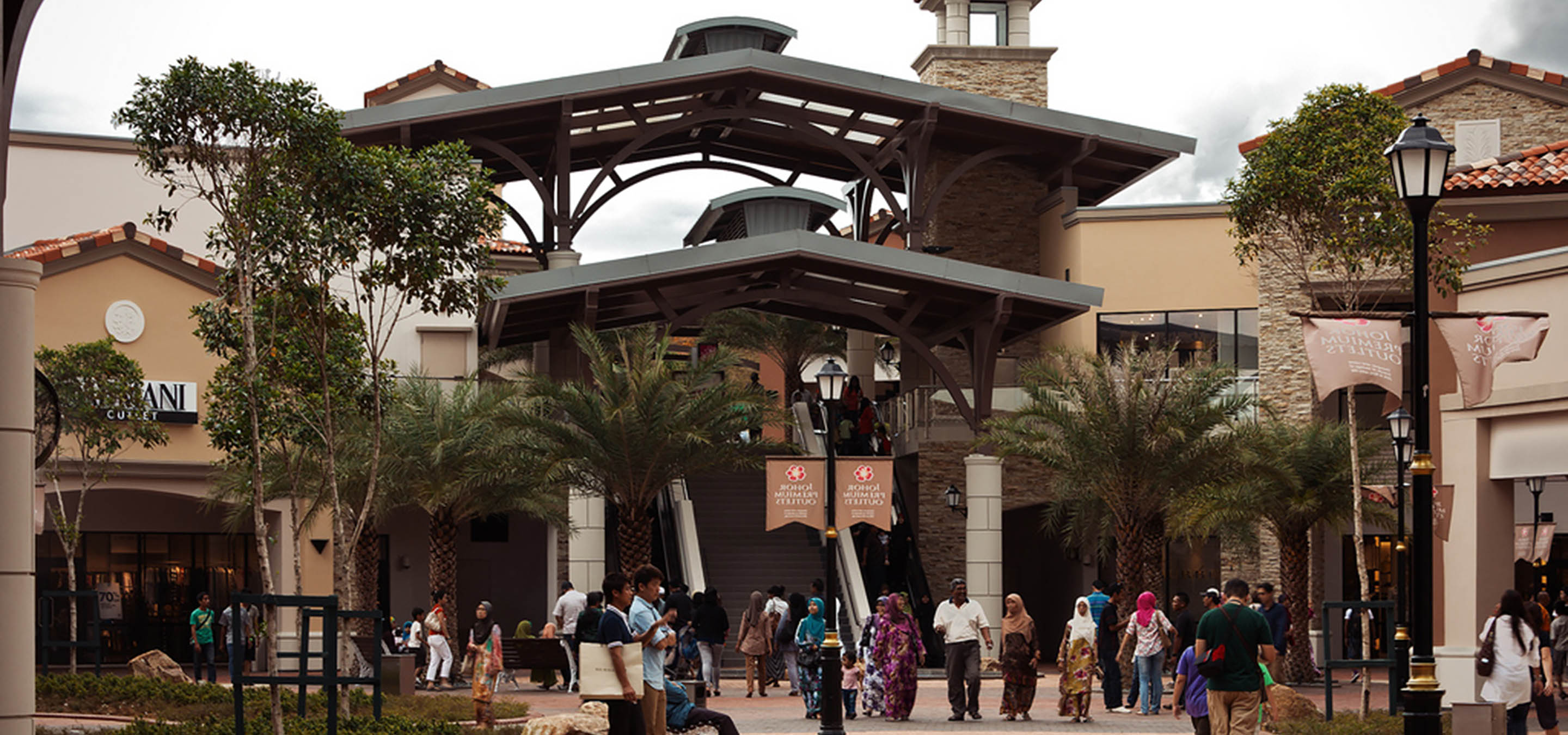The Main Square of Johor Premium Outlets JPO, an Open Air Mall in  Indahpura, Malaysia with Designer Stores during Sunset Evening Editorial  Image - Image of designer, outlet: 234428250