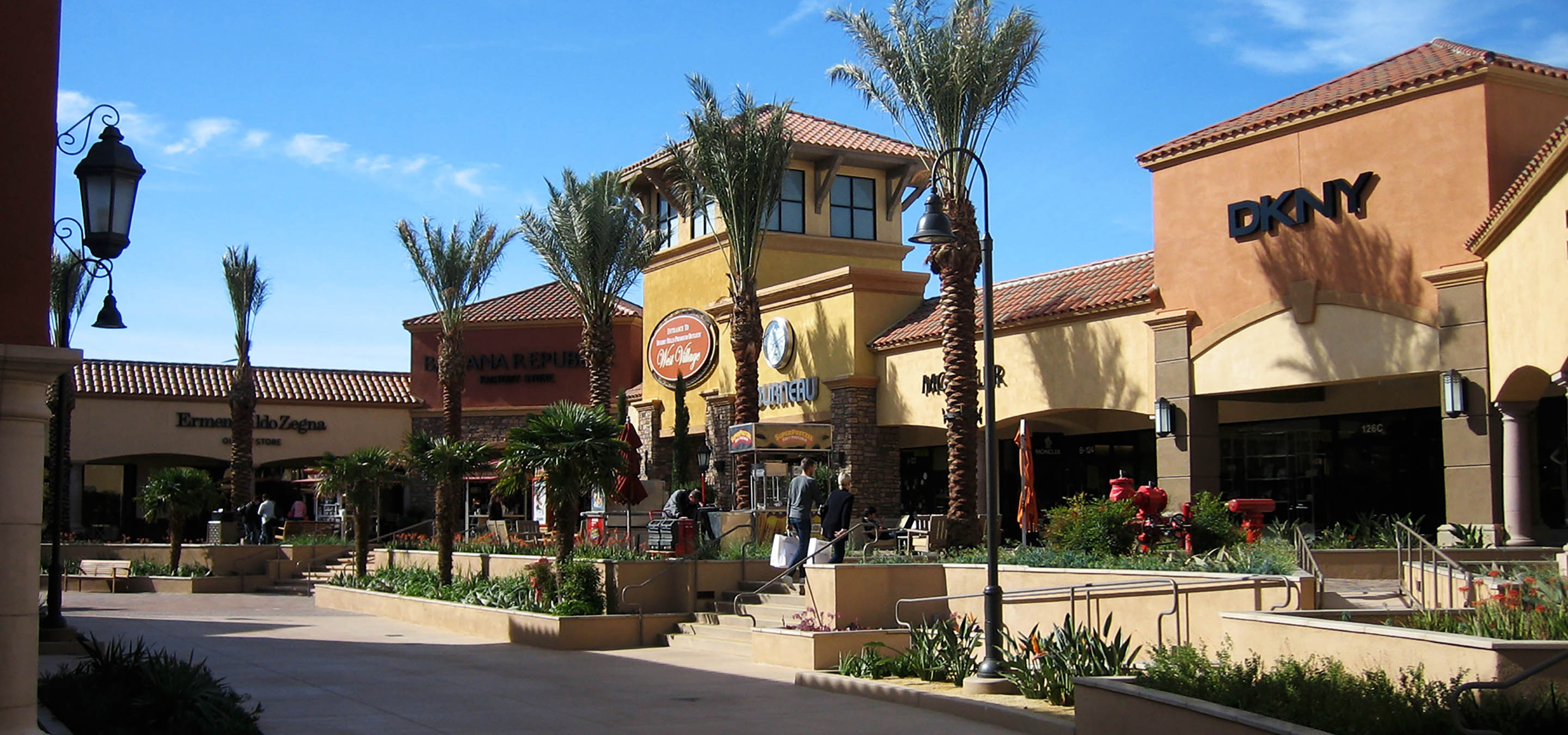 Desert Hills Premium Outlets in Cabazon